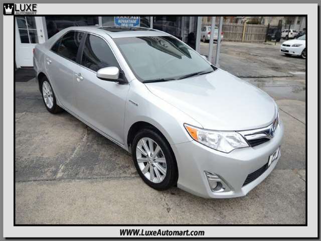 2014 Toyota Camry XLE 4dr Sedan